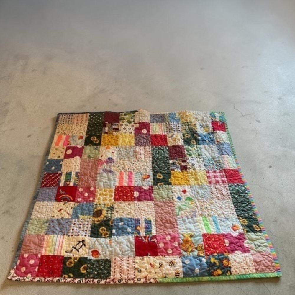 Vintage baby quilt multi colored patchwork Artwork Blanket 42"x42" - Picture 2 of 6